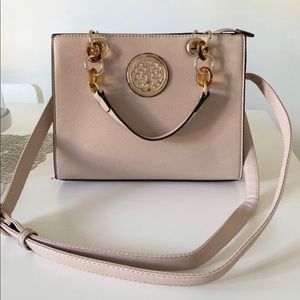 NEW... Handbag 👜 Color (Pink light Blush) $35❤️